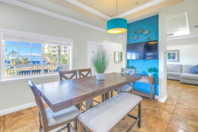 New! Remodeled, Pool-Side, 1-min to Beach Path!
